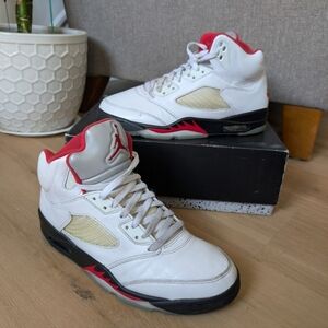 Men's Jordan Air 5 Retro - White & Fire Red - Size 10.5 - Leather Upper